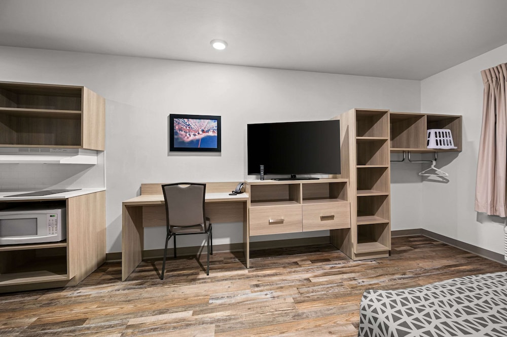 WoodSpring Suites Dearborn - Detroit 19/34