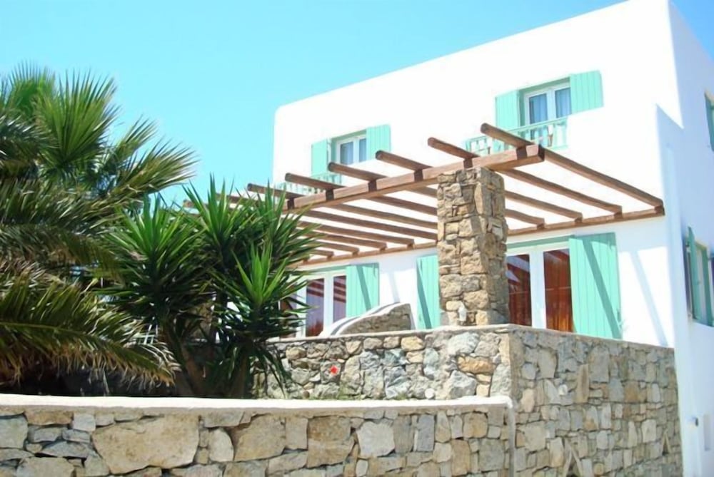 Giannoulaki Hotel 43/54