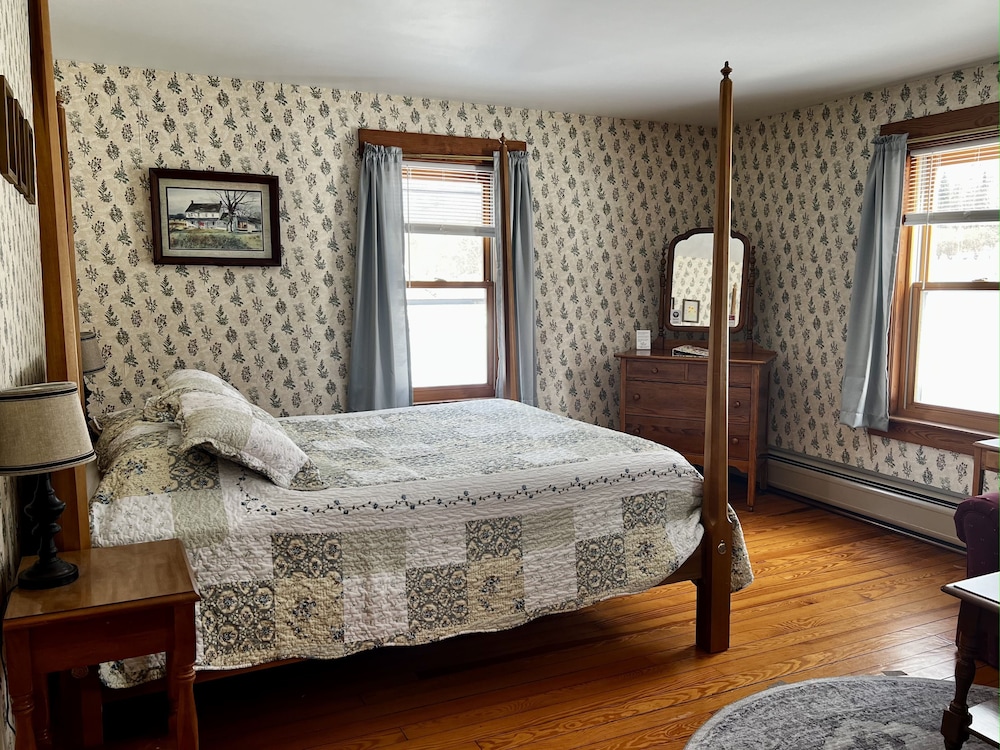 The Wayside Inn Betlehem 16/50