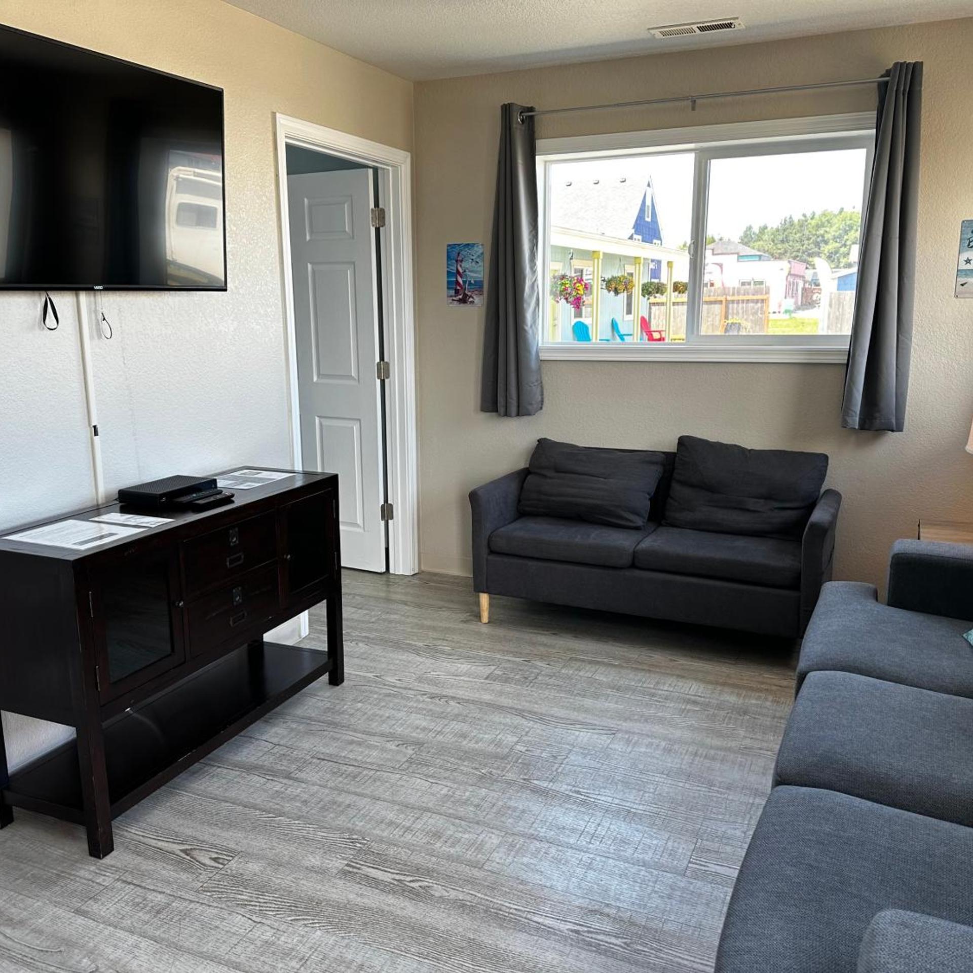 Coastal Inn & Suites 25/50