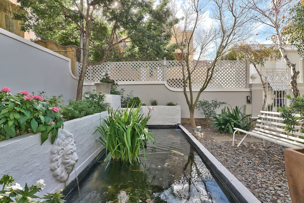 Parker Cottage 53/58