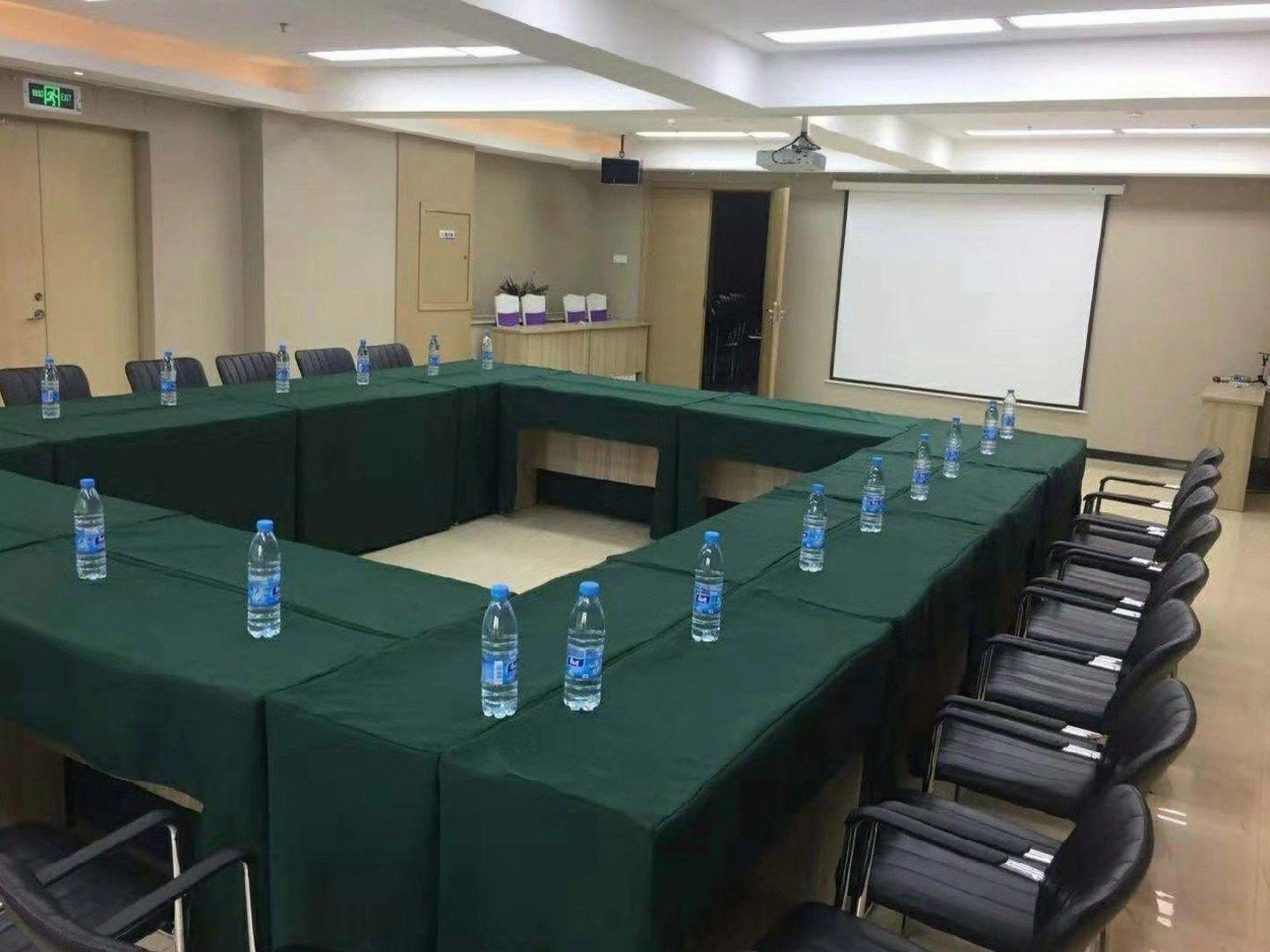 Lavande Hotels (Harbin Haxi Railway Station) 42/48