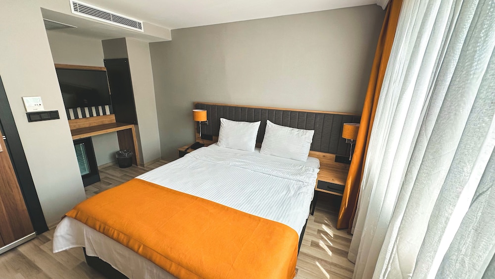 Camlica Hotel 9/42