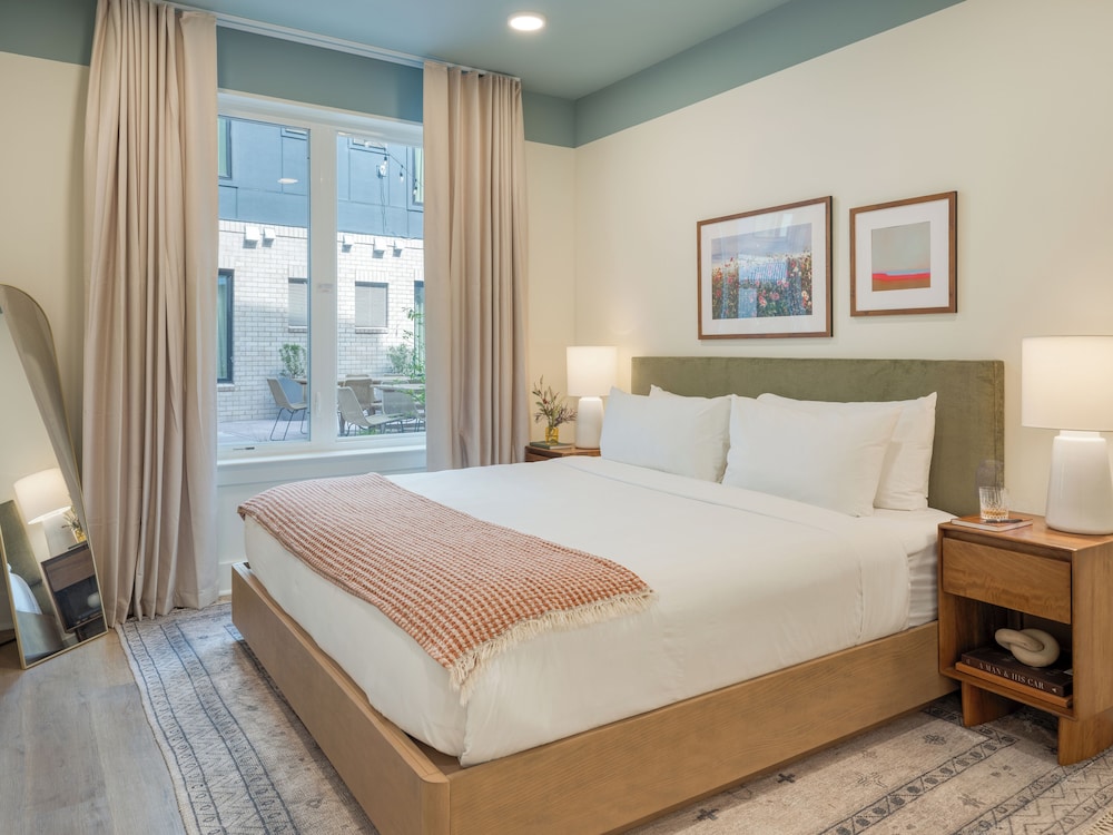 1 BEDROOM, SUITE, QUEEN BED