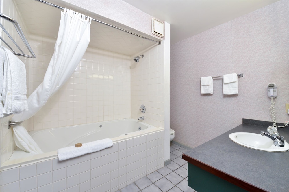 Motel6 Grand Rivers, KY 58/59