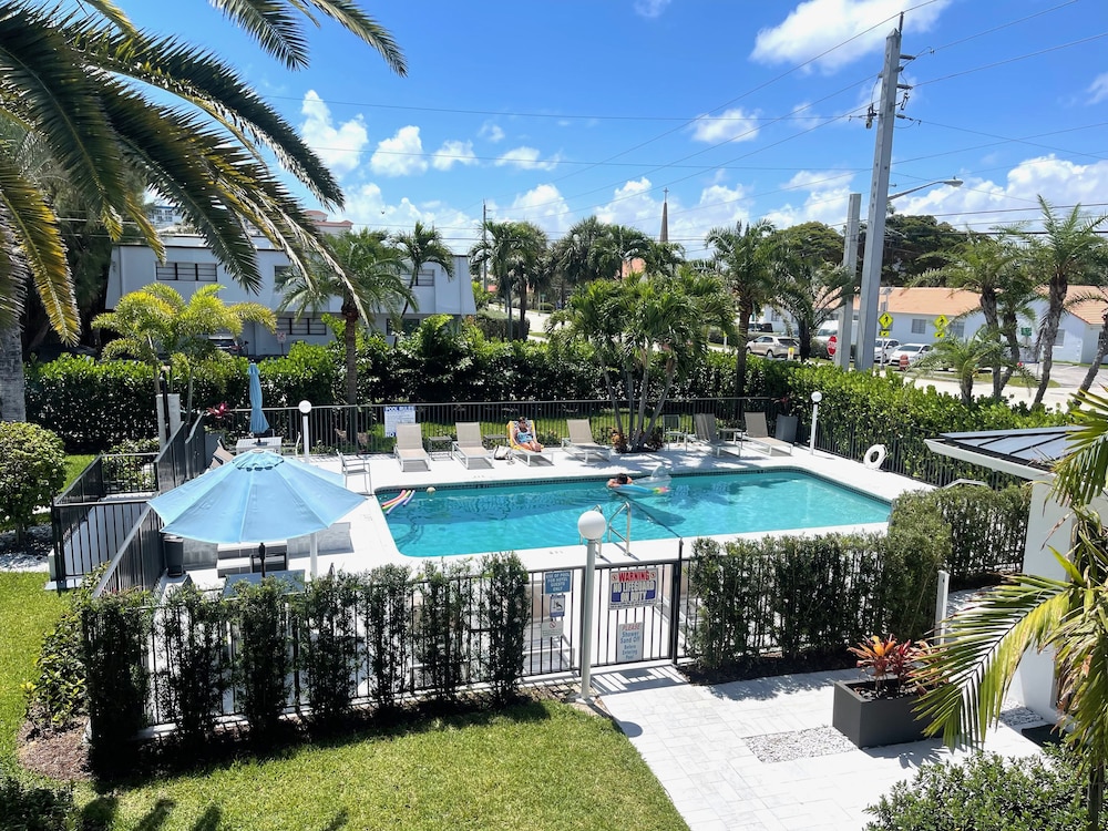 Tropic Isle Beach Resort 42/50