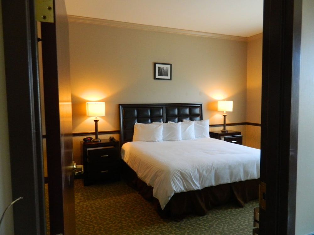 Belvedere Inn 12/42
