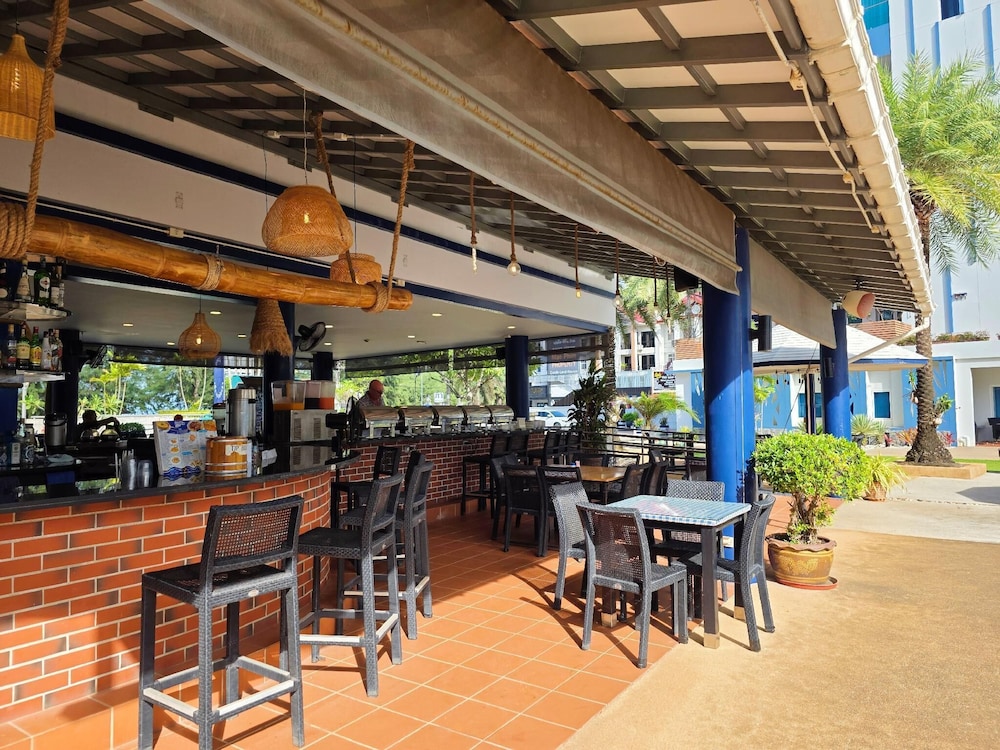 Grandblue Resort 52/70
