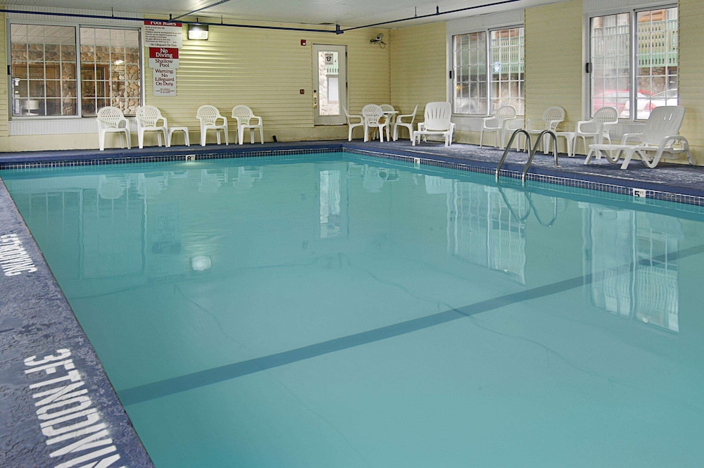 Days Inn by Wyndham Mackinaw City/Bridgeview Area 43/61