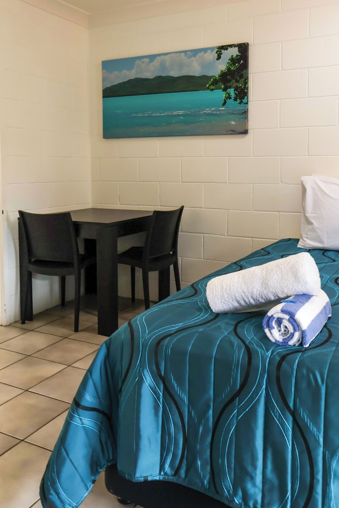 Wongai Beach Hotel 53/75