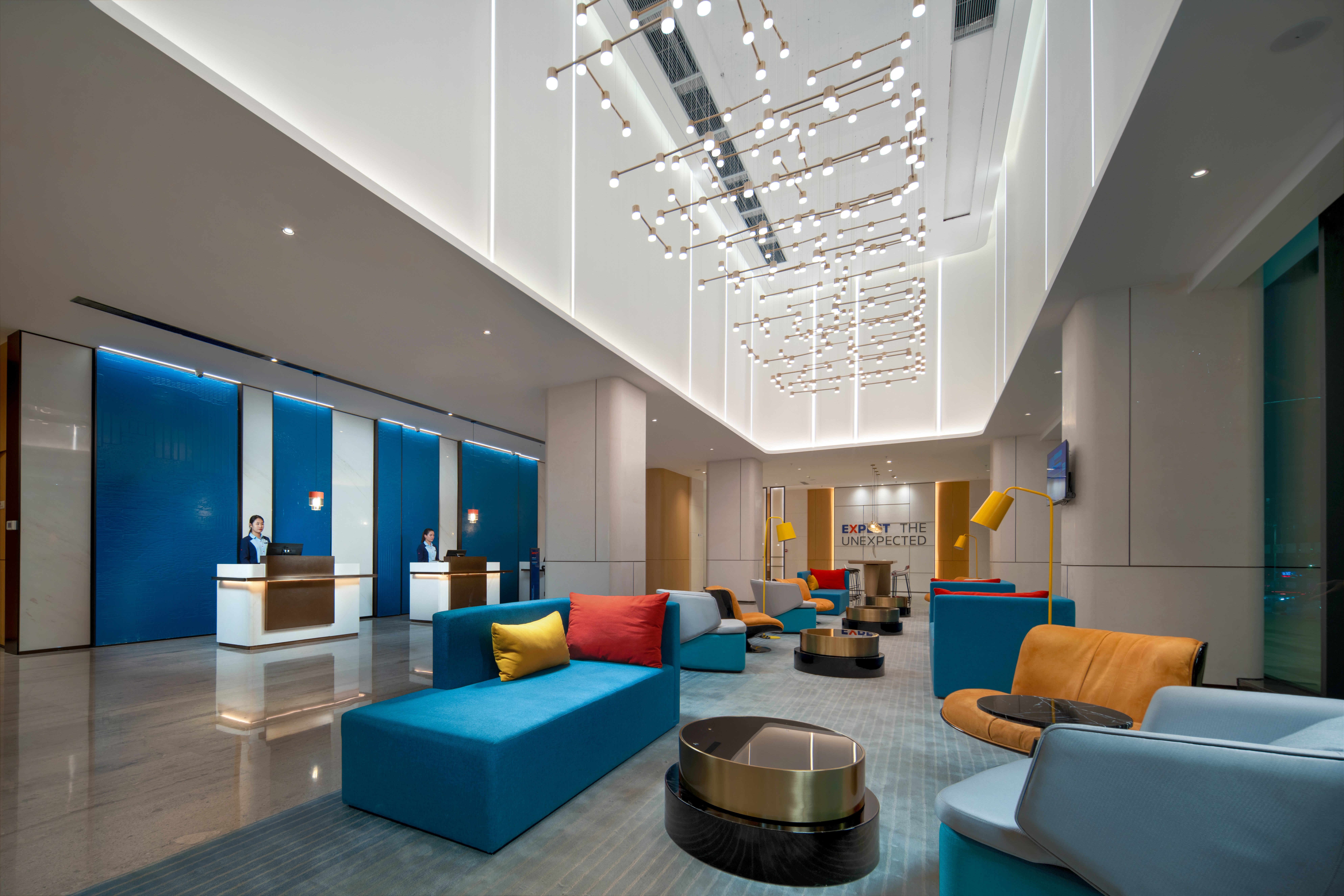 Holiday Inn Express Shenzhen Longhua 57/77