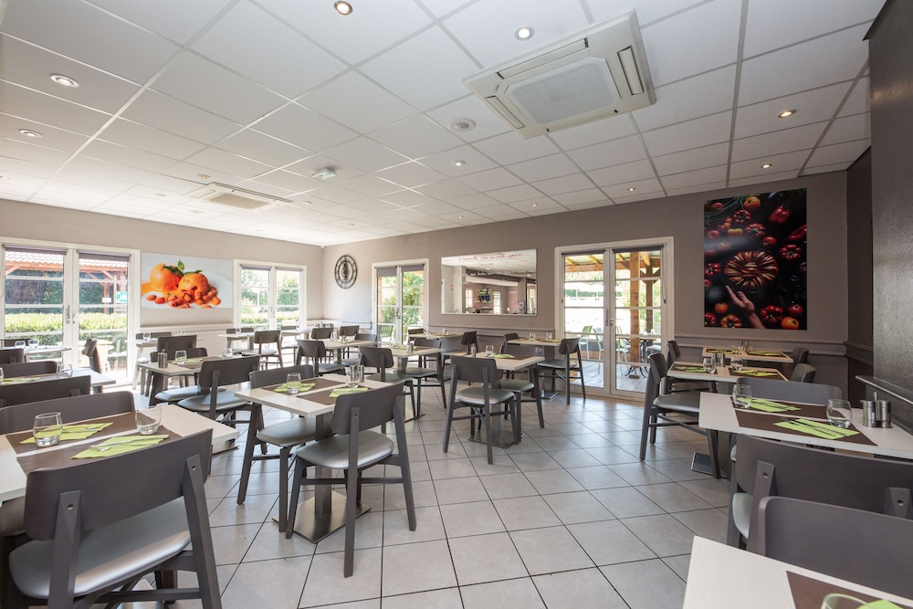 restaurant cafeteria