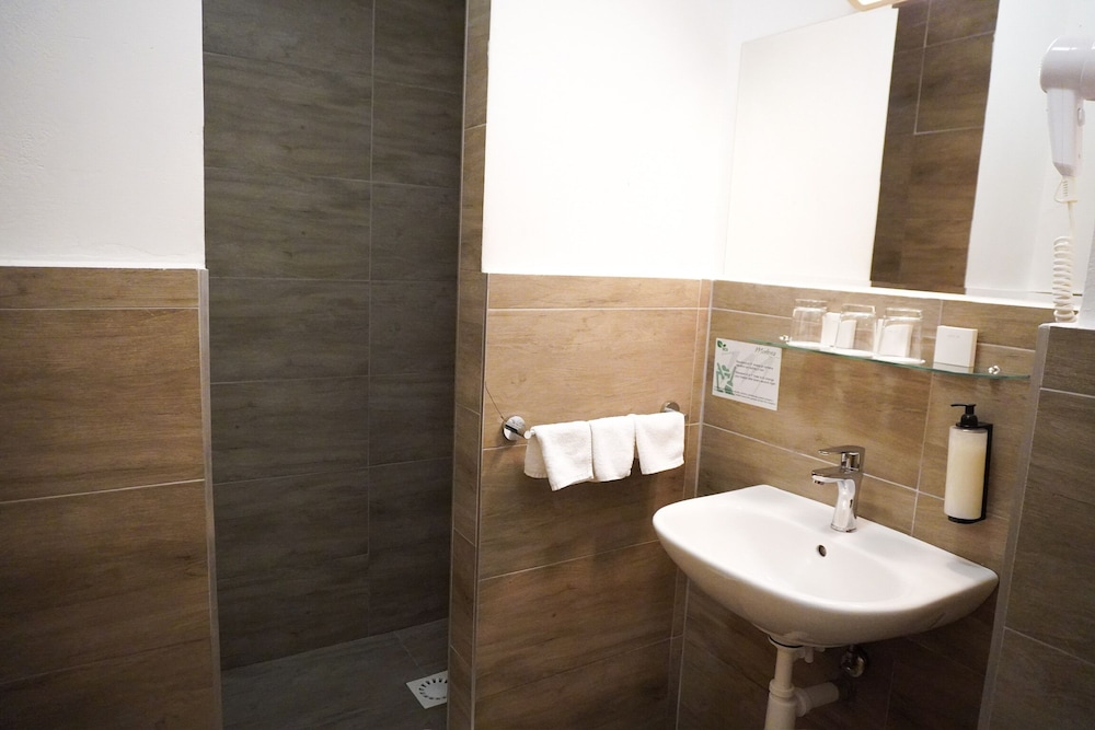 Hotel Modena 49/50