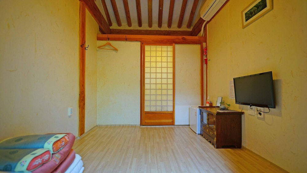 Sarangroo 17/50