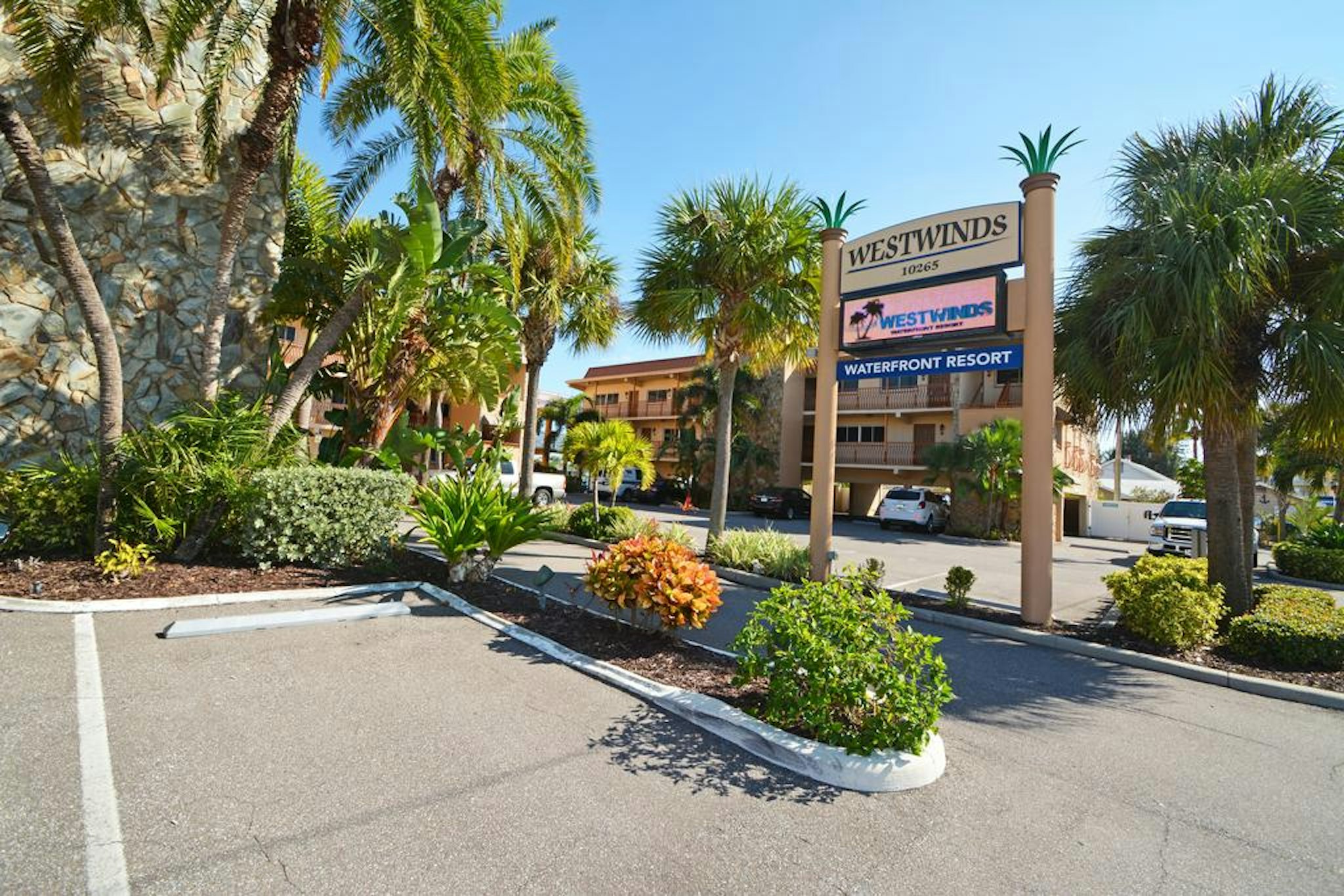 Westwinds Waterfront Resort 31/34