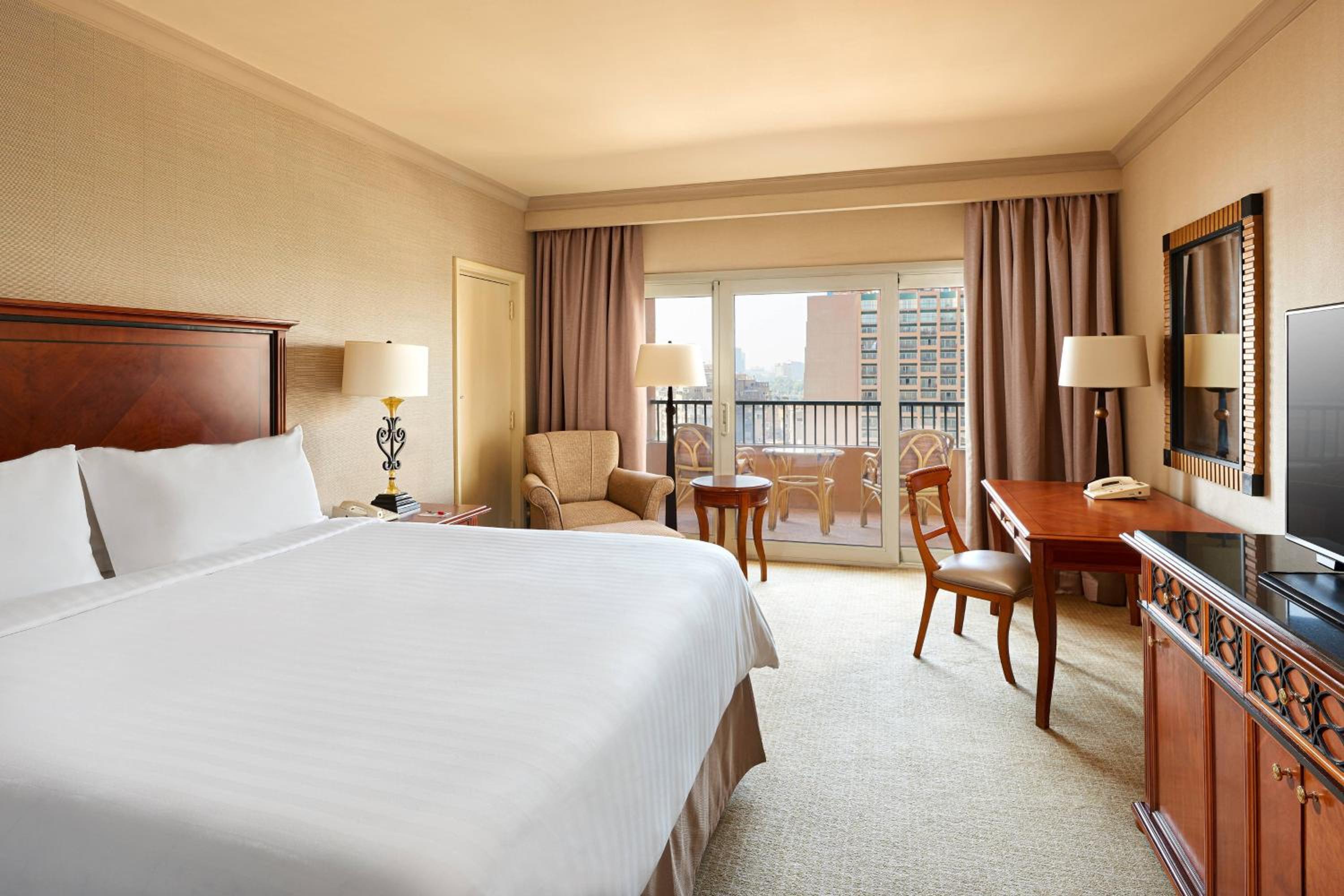 Room, King Bed, Executive Level, Balcony