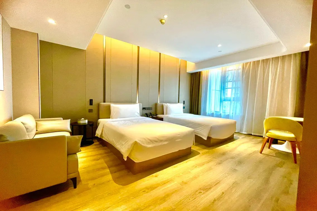 Atour Hotel Shanghai Lujiazui Minsheng Road subway station 15/19
