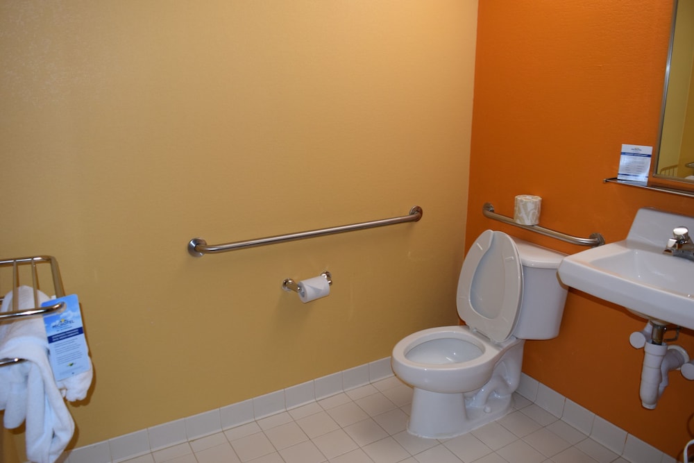 Microtel Inn & Suites by Wyndham Rock Hill/Charlotte Area 45/46