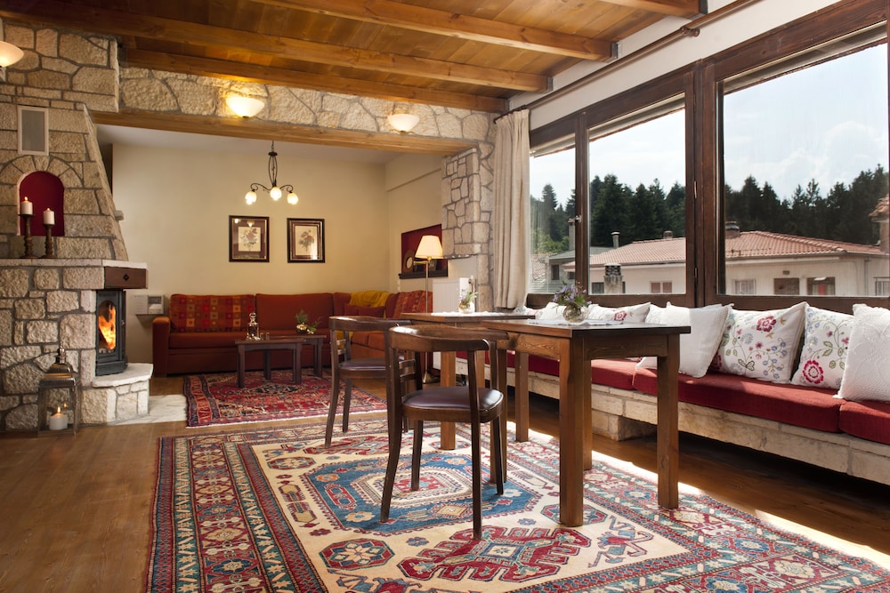 Fretzato Traditional Guest House 35/42