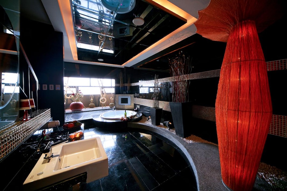 Fongchin Motel 23/44