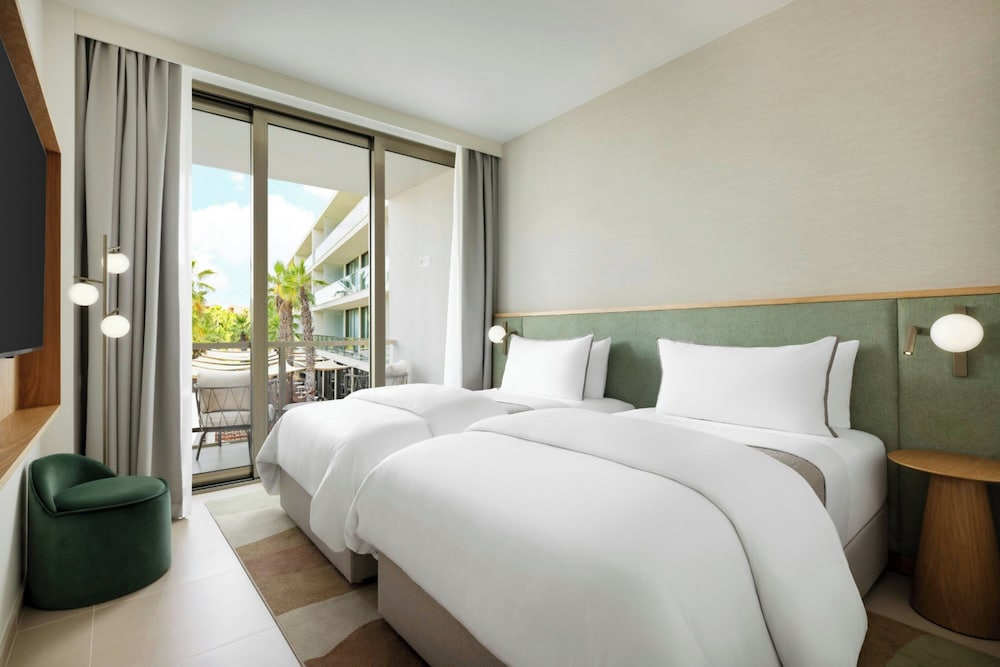 Deluxe, Twin Beds, Resort View, Balcony