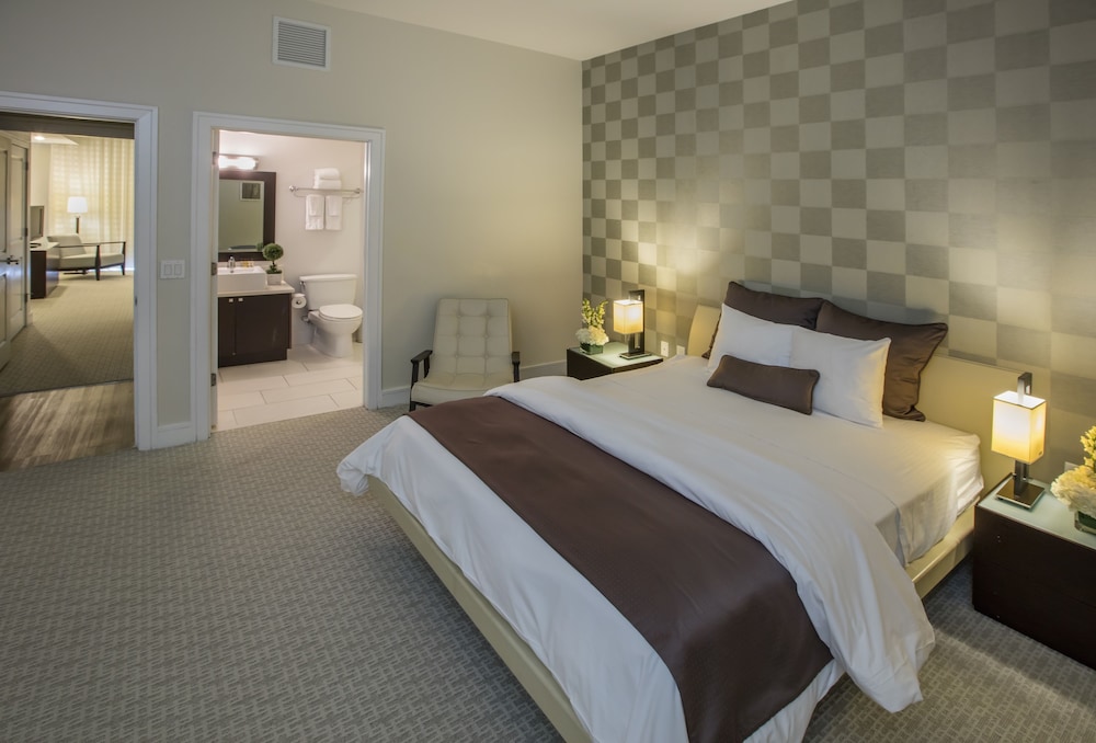 Provident Doral At the Blue Hotel 16/72