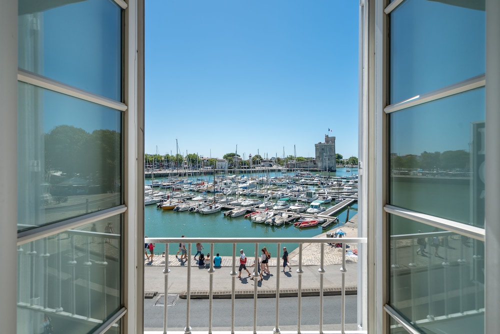 Hotel La Marine 24/45