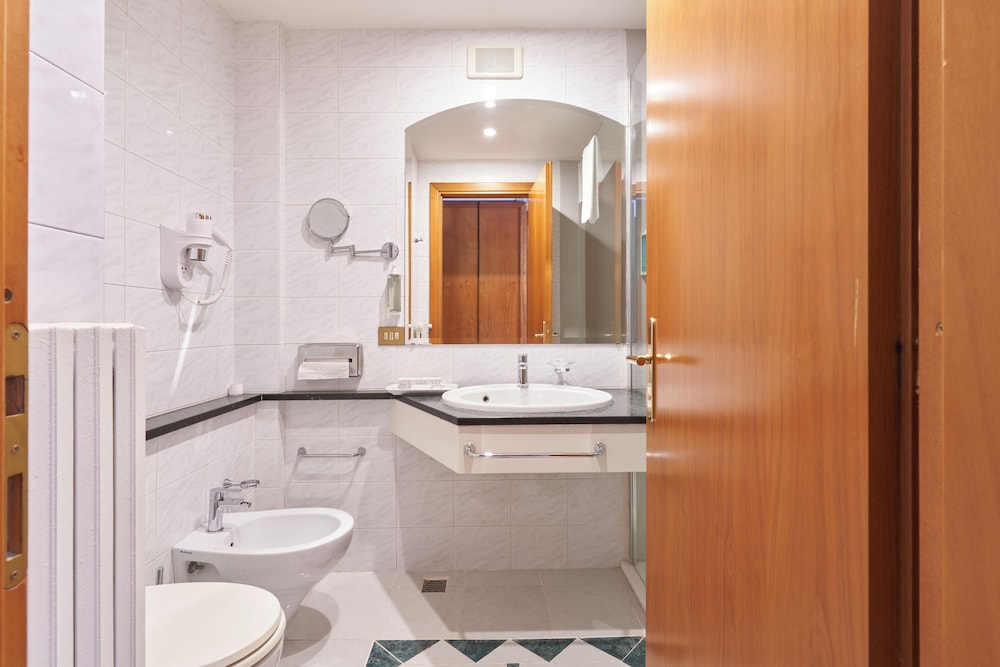 Hotel Cyrano 50/50
