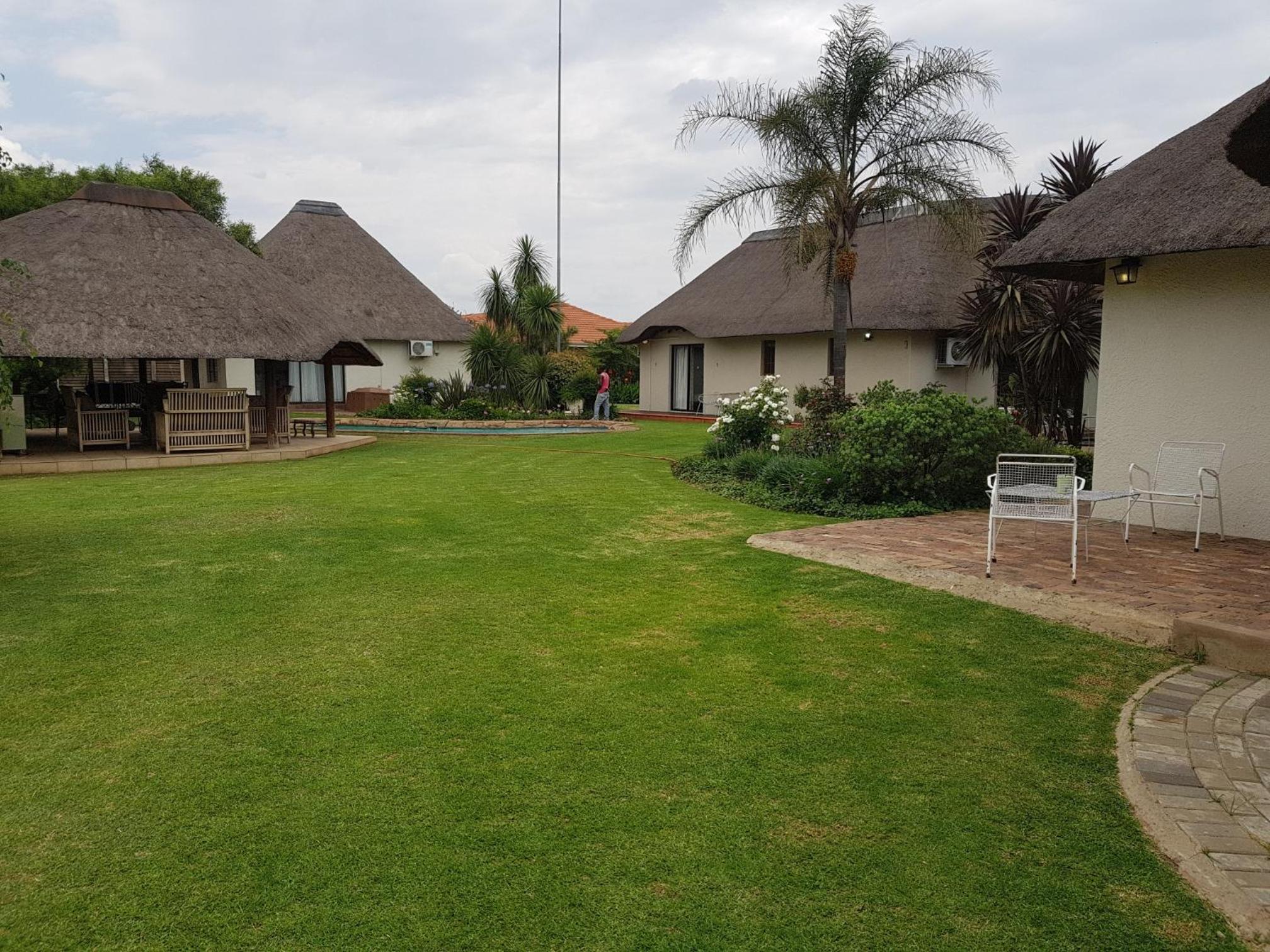 12 On Vaal Drive Guest House 9/15