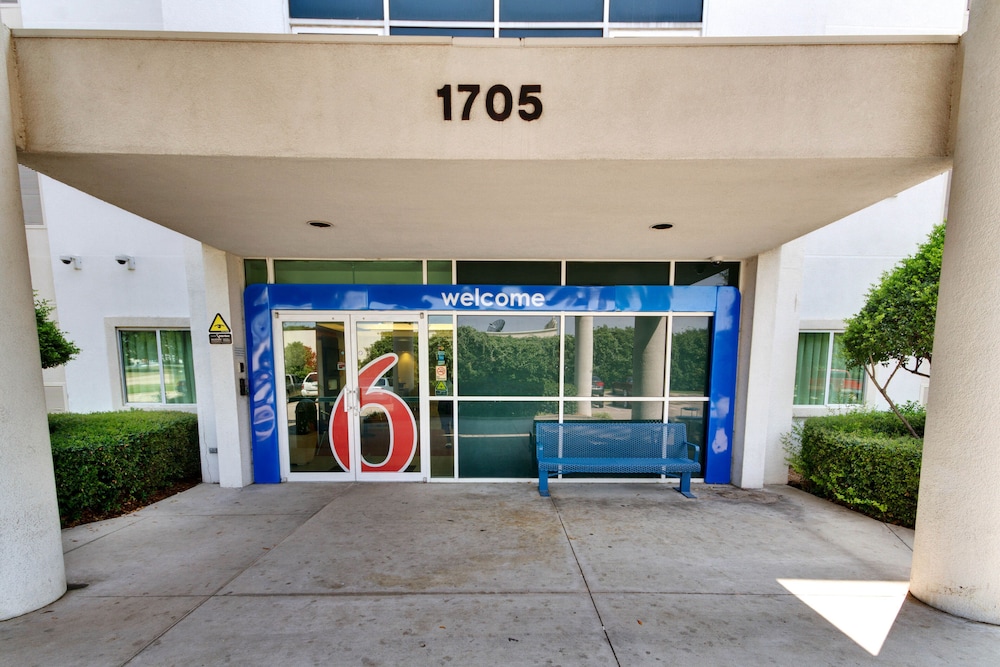 Motel6 Lewisville, TX - Dallas 13/48