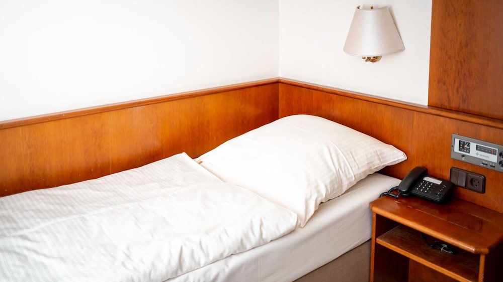 BASIC, SINGLE, SINGLE BED