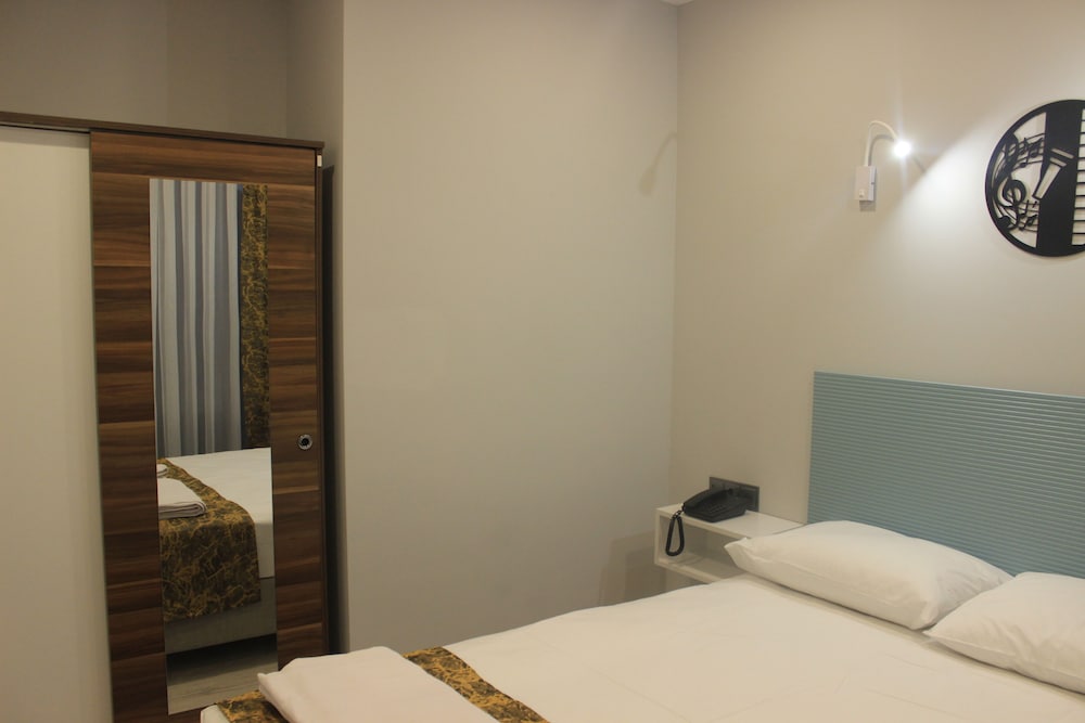 Retro Star Suites 14/38