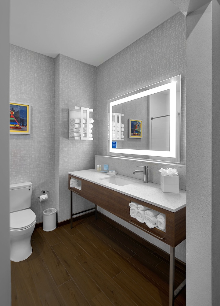 Hampton Inn & Suites Houston-Cypress Station 8/29