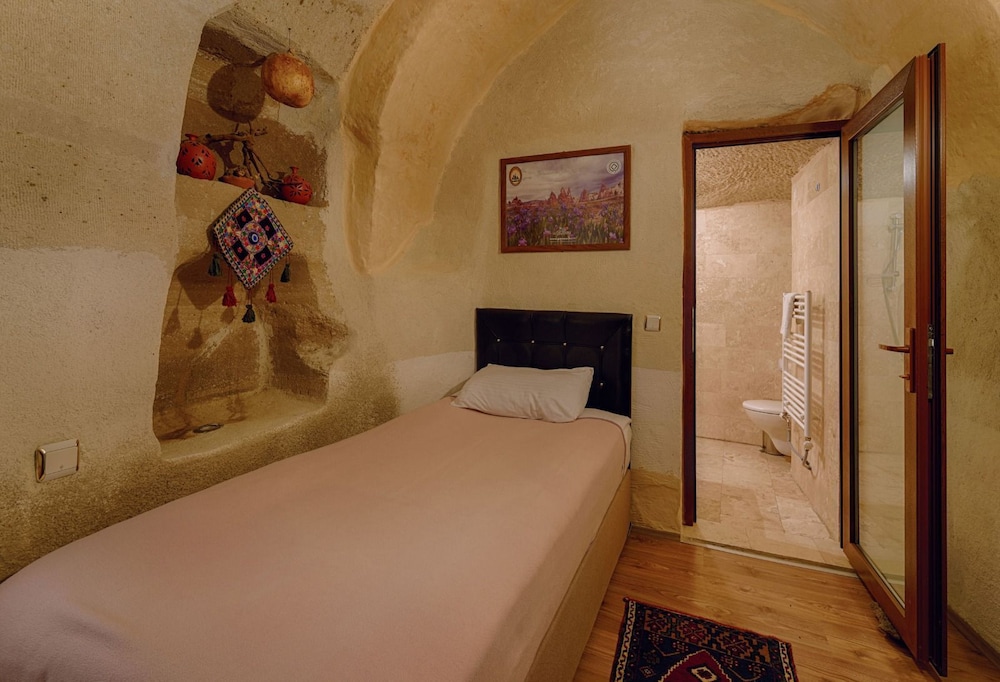 BASIC, TWIN BEDS