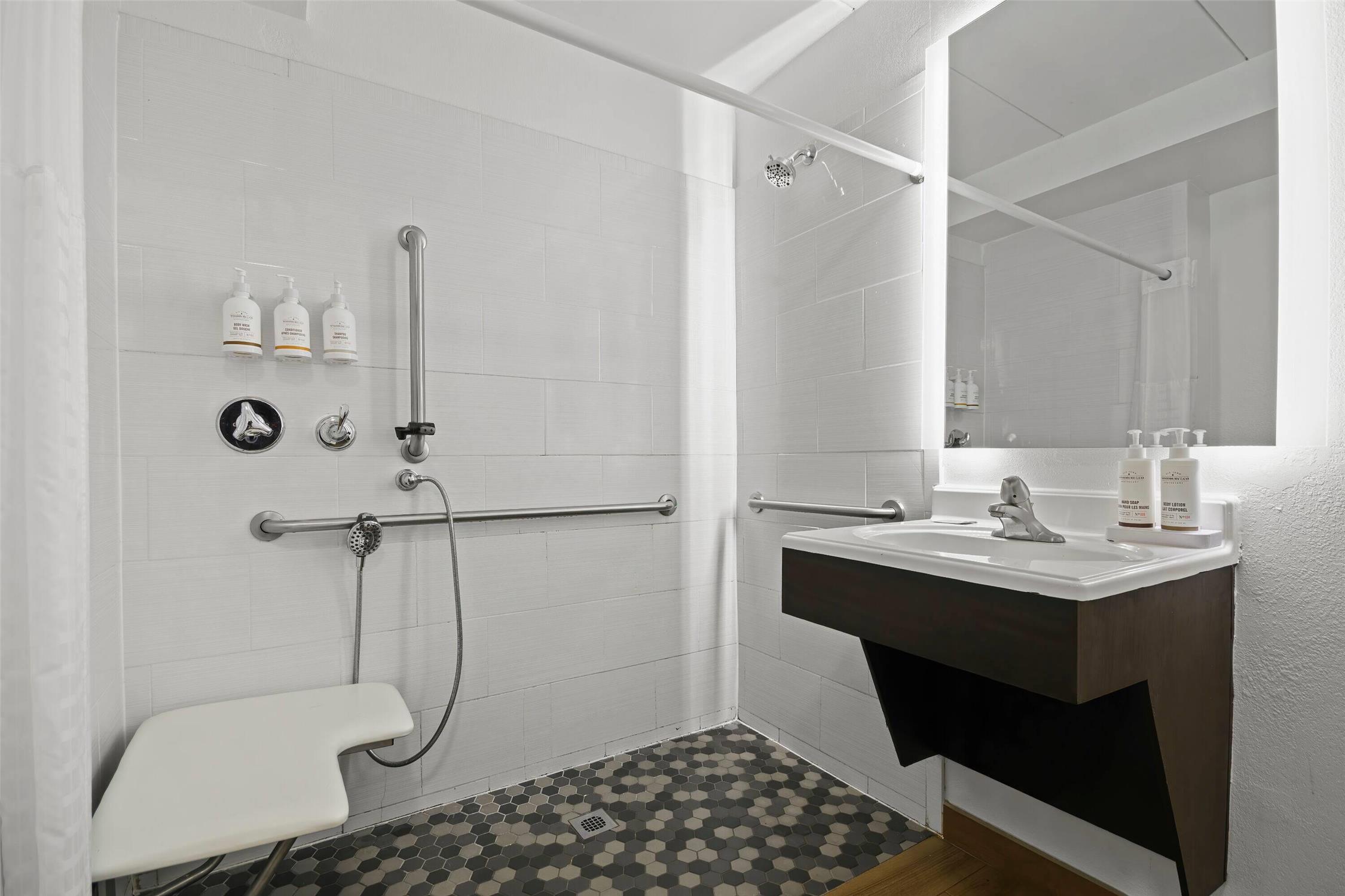 La Quinta Inn & Suites by Wyndham Sturbridge 49/50