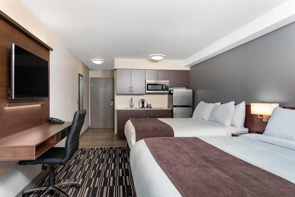 Microtel Inn & Suites by Wyndham Mont Tremblant 15/50
