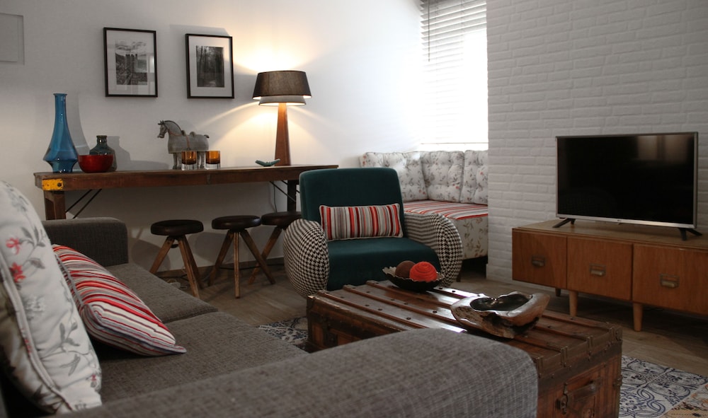 Storytellers Villas 28/50