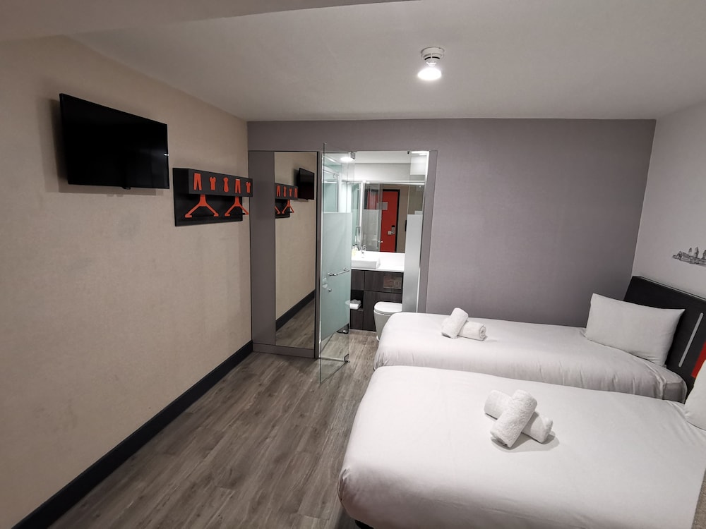 Standard, Twin Beds, No Window