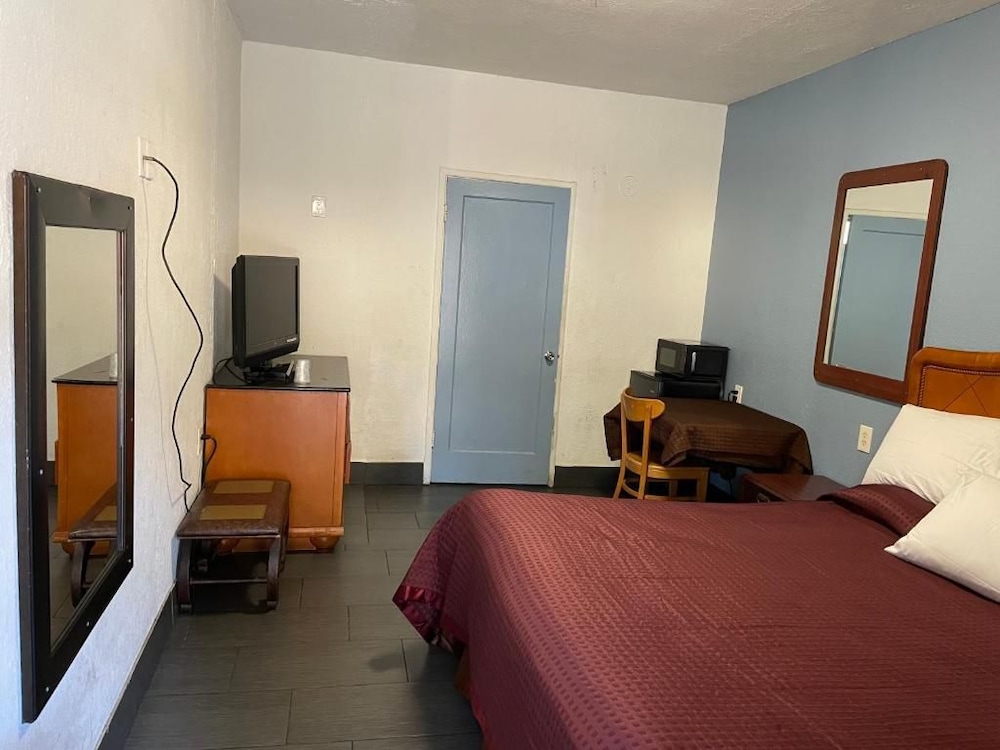 Laurel Inn 11/34