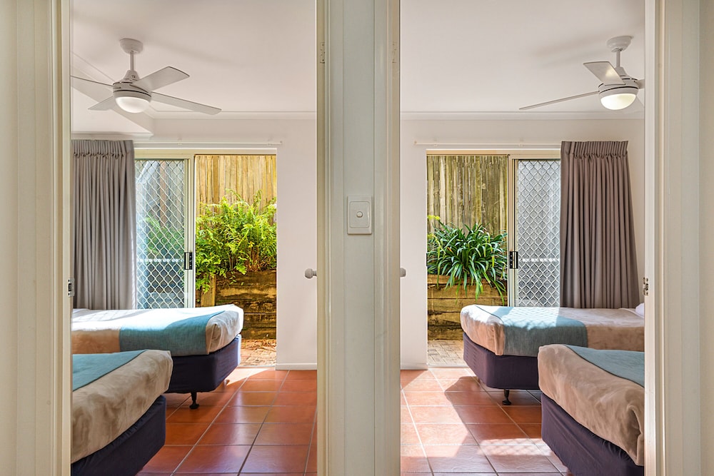 COOLUM BEACH GETAWAY RESORT 27/58