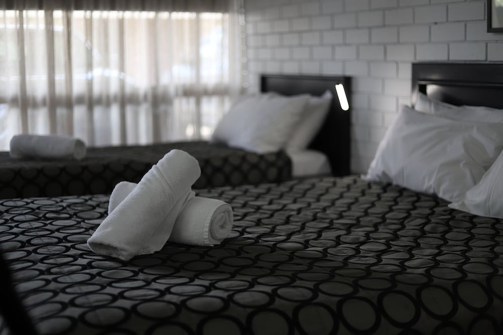 The Town House Motor Inn 15/35