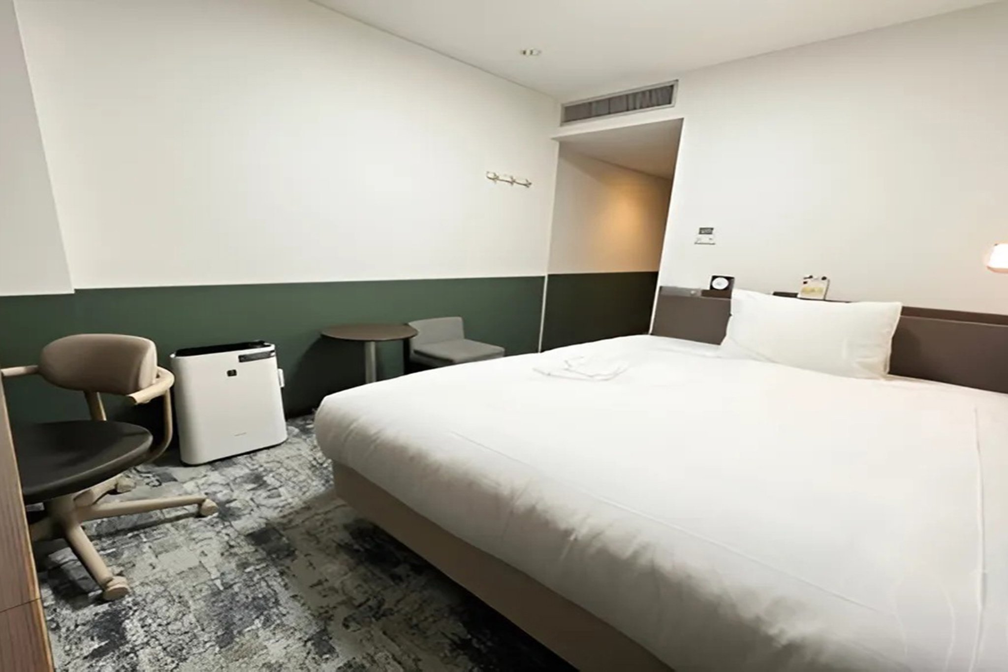 Moderate, Single, Double Bed