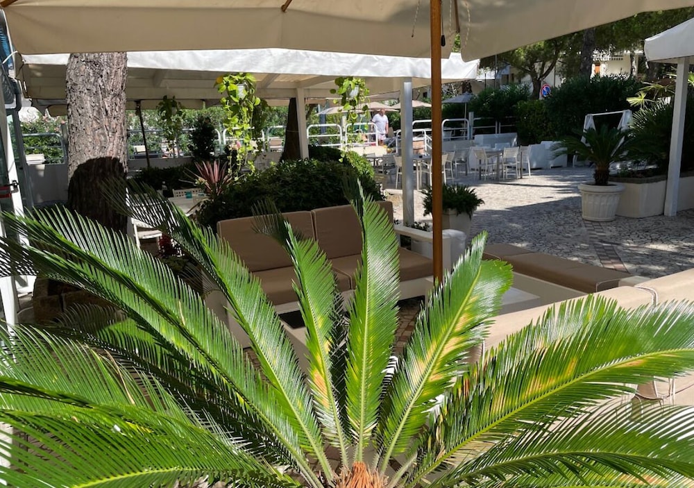 Franca Hotel 47/50