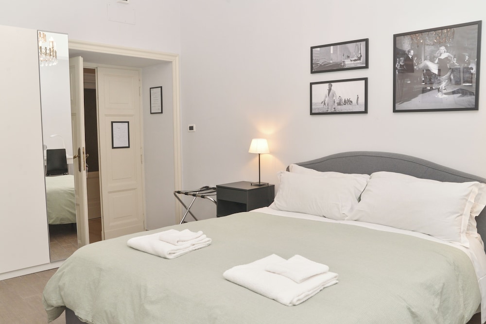 ROOM, DOUBLE BED, PRIVATE BATHROOM