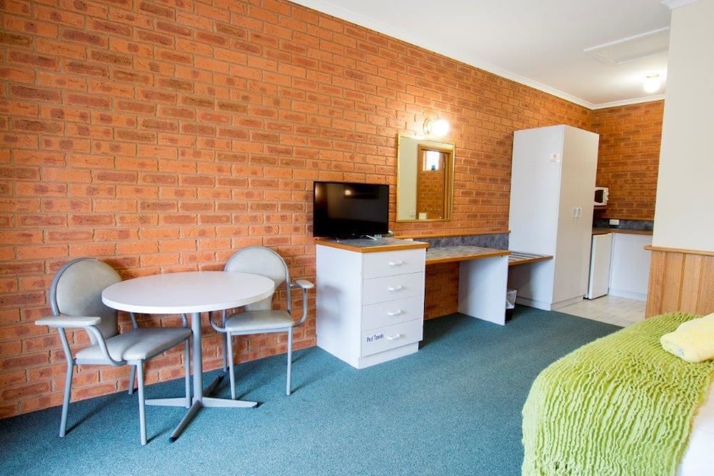 Golden River Motor Inn 28/33