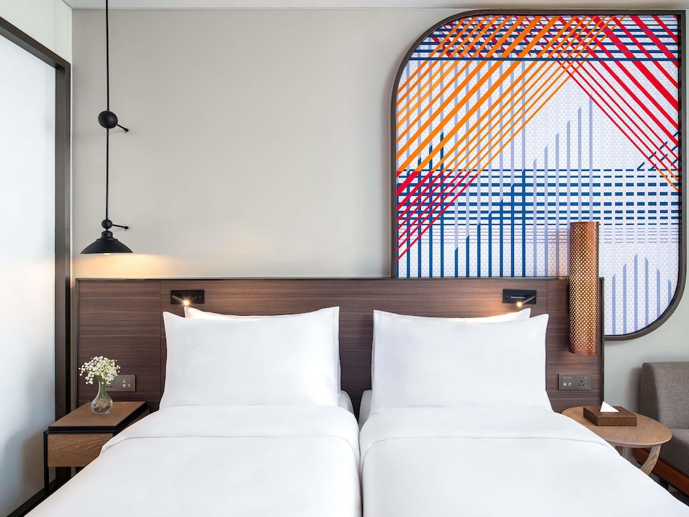 غرفة ديلوكس بسريرين منفصلين، Mercure Bangkok Surawong 4/6