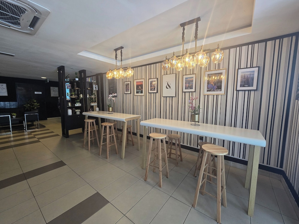 Aster Hotel Bukit Jalil 45/50