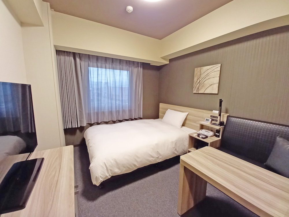 Hotel Route-Inn Yamanashi Chuo 6/16