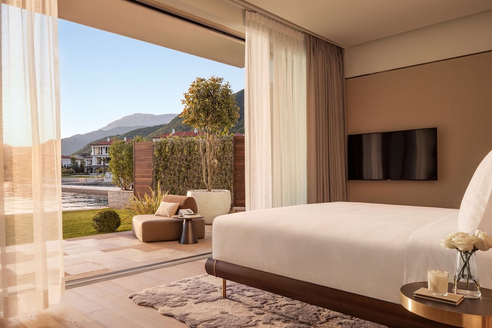 4 Bedrooms, Signature, Orjen, Villa, 3 King Beds, 2 Queen Beds, Sofa