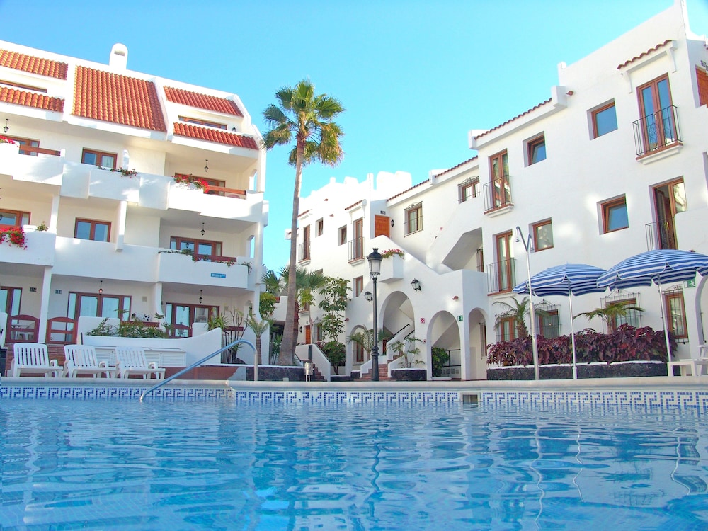 Beverly Hills Suites - Excel Hotels & Resorts 67/73